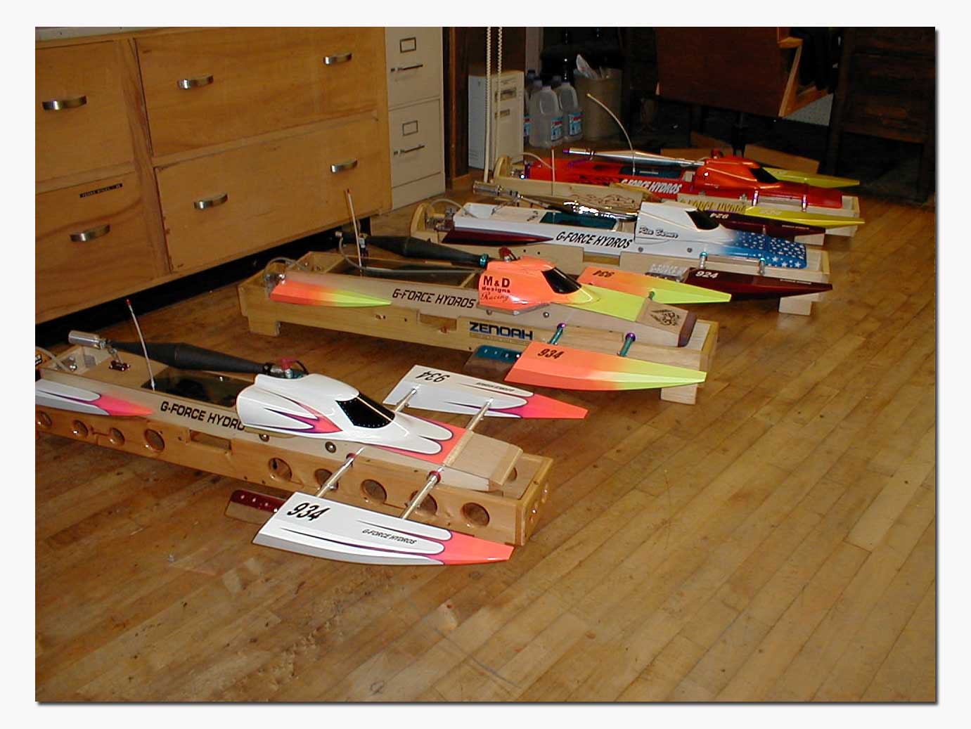 Outrigger rc shop boat